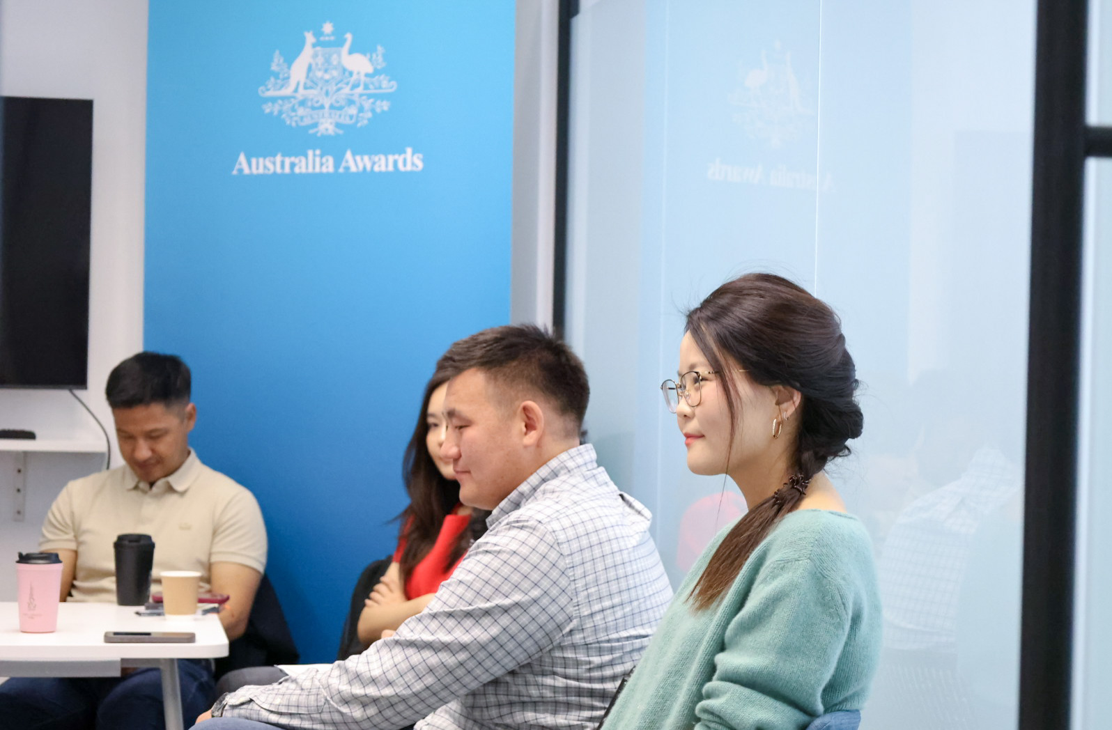 The Australian volunteers sharing their experience and lifestyle in Australia